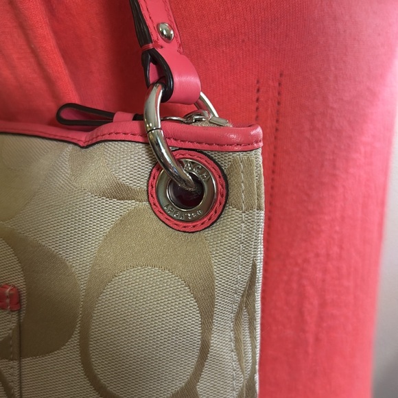 NWOT COACH medium sized handbag. Zip closure, multicolor tag & beautiful color. - Picture 8 of 16